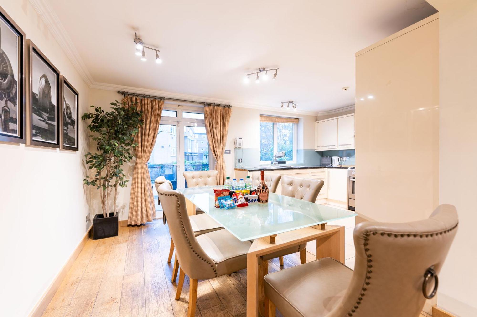 Luxury 6 Bedroom House In Southwick Street Лондон Экстерьер фото