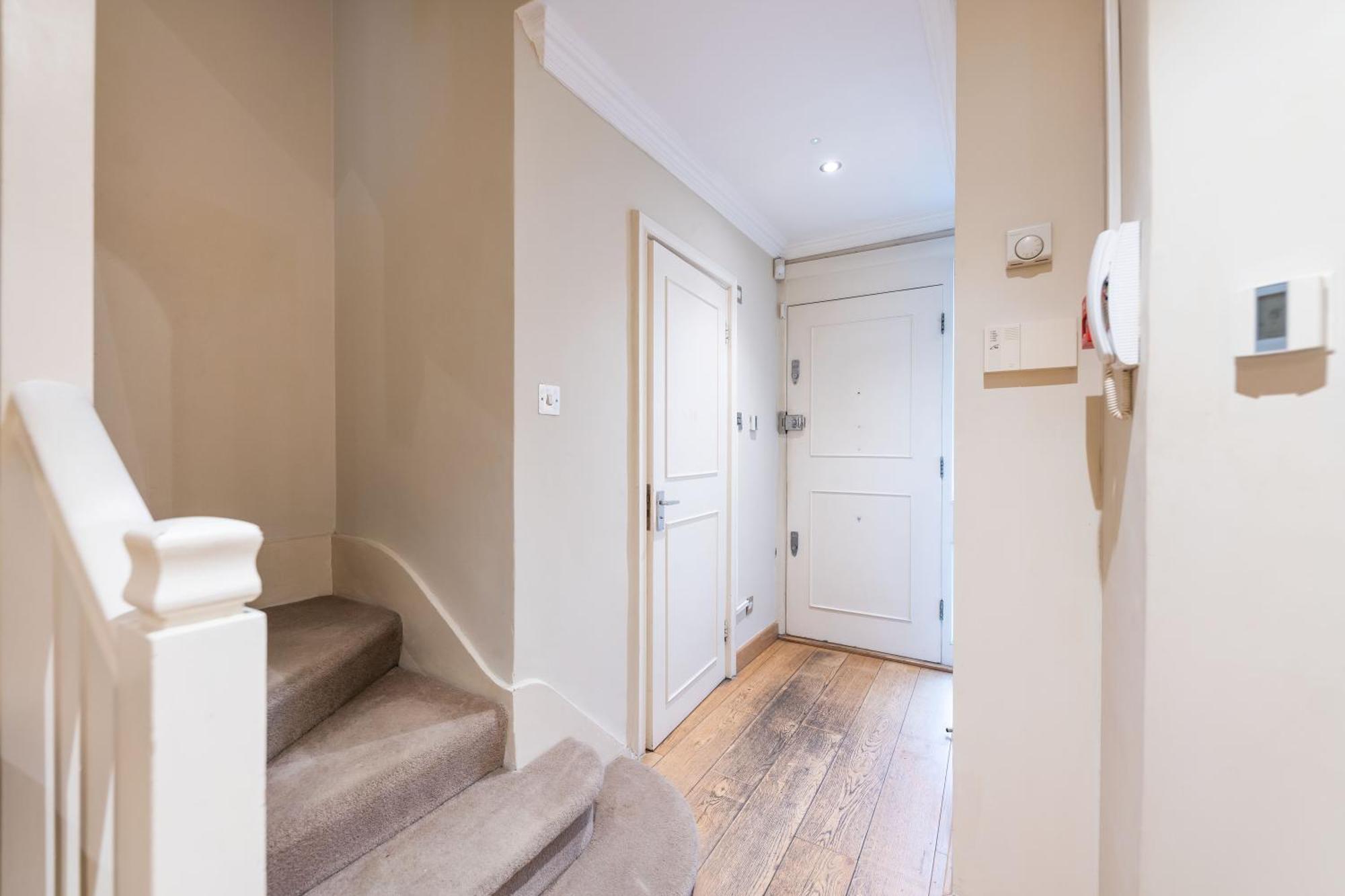 Luxury 6 Bedroom House In Southwick Street Лондон Экстерьер фото