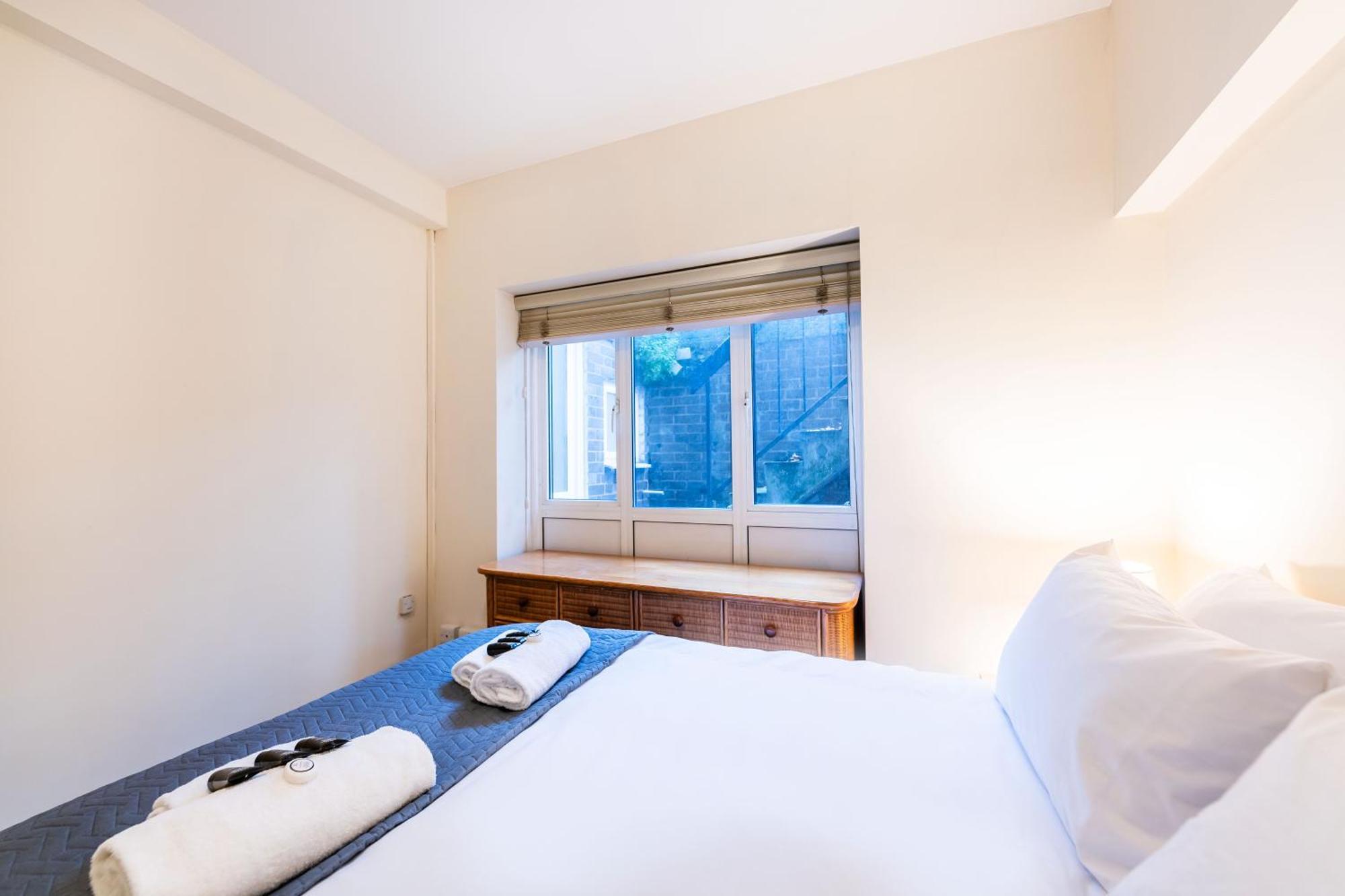 Luxury 6 Bedroom House In Southwick Street Лондон Экстерьер фото