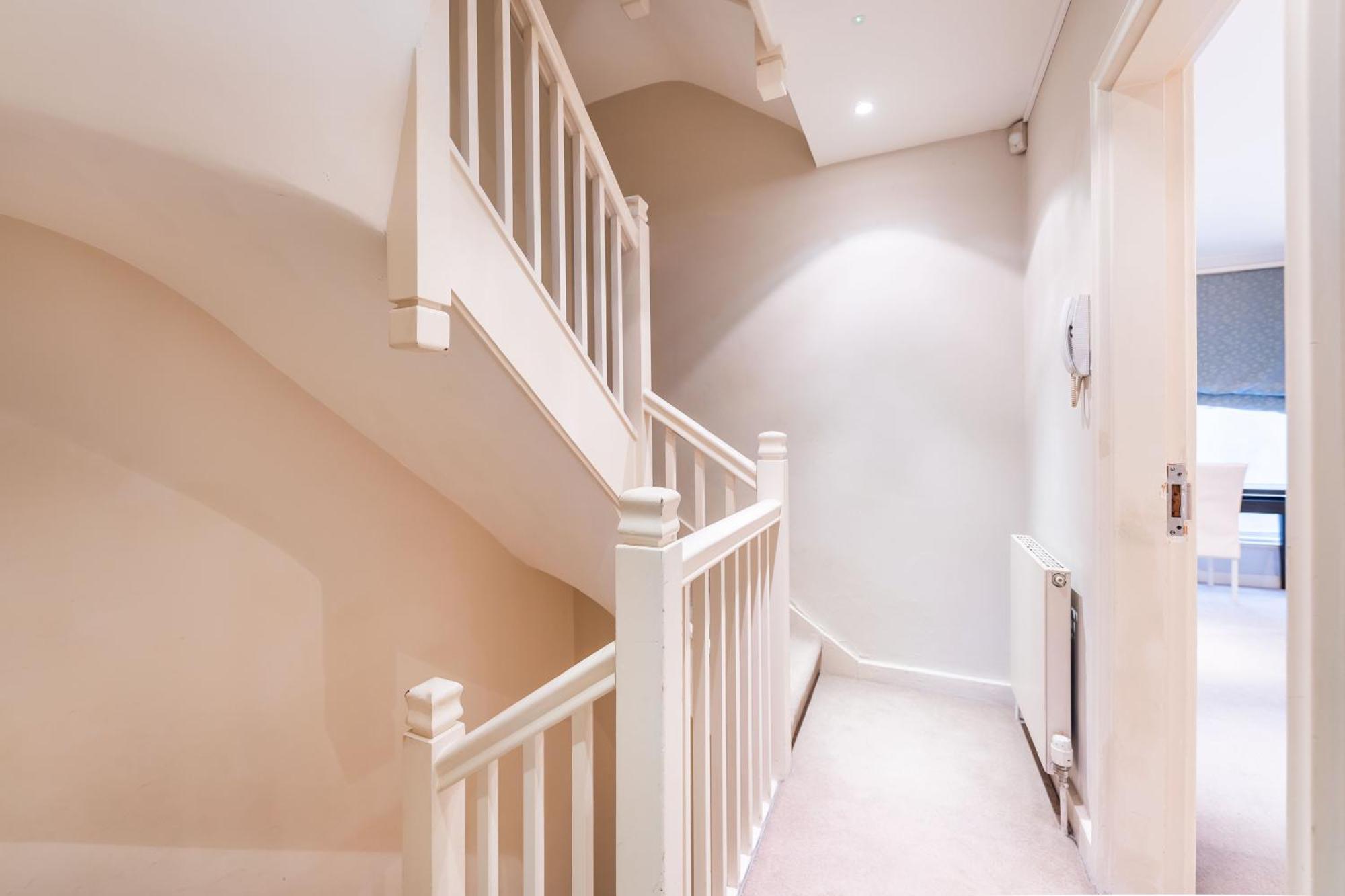 Luxury 6 Bedroom House In Southwick Street Лондон Экстерьер фото